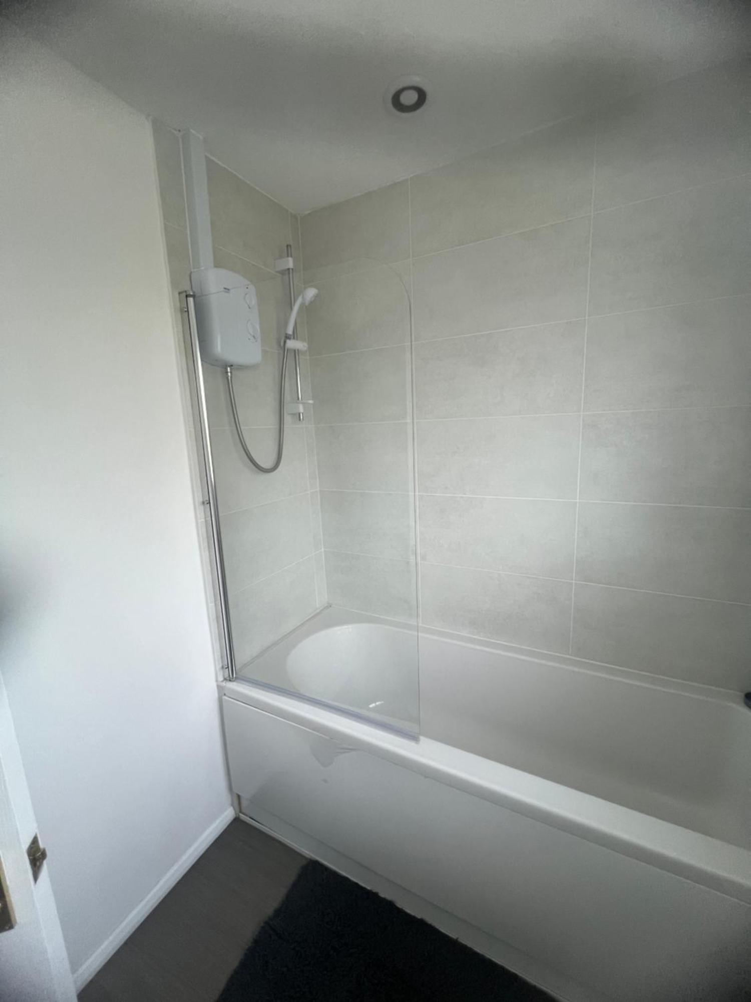 The Coral Guest House 1 Mile From Winchester Market Ngoại thất bức ảnh